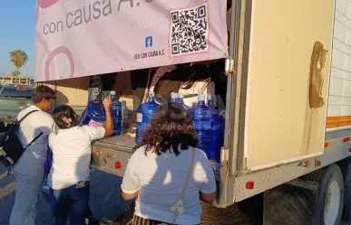 Regalan más de 200 garrafones de agua purificada en Los Cabos