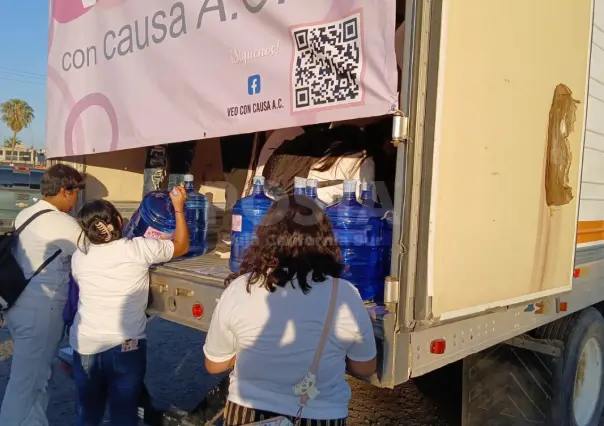 Regalan más de 200 garrafones de agua purificada en Los Cabos