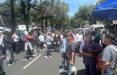 Transportistas del Edomex se manifiestan en la SCT por concesiones