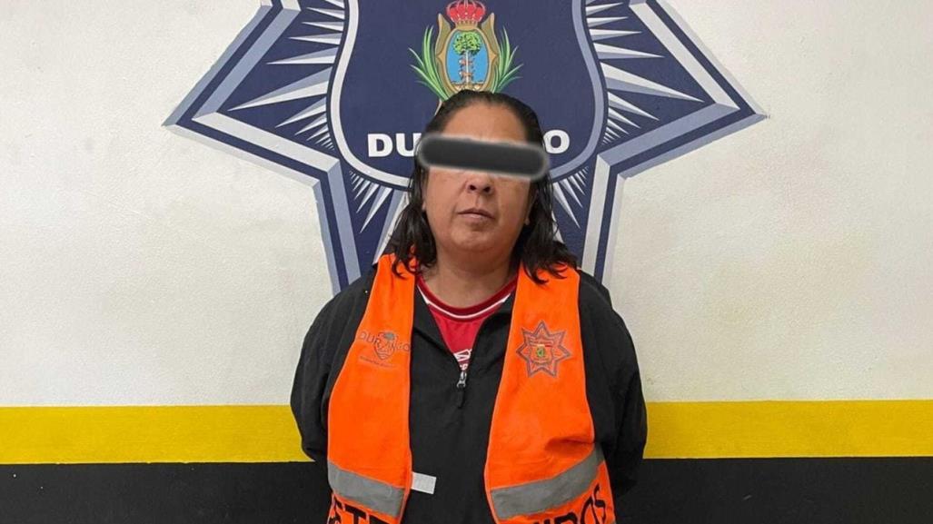 Señora de 45 años usa cuchillo para robarle a un señor de 78