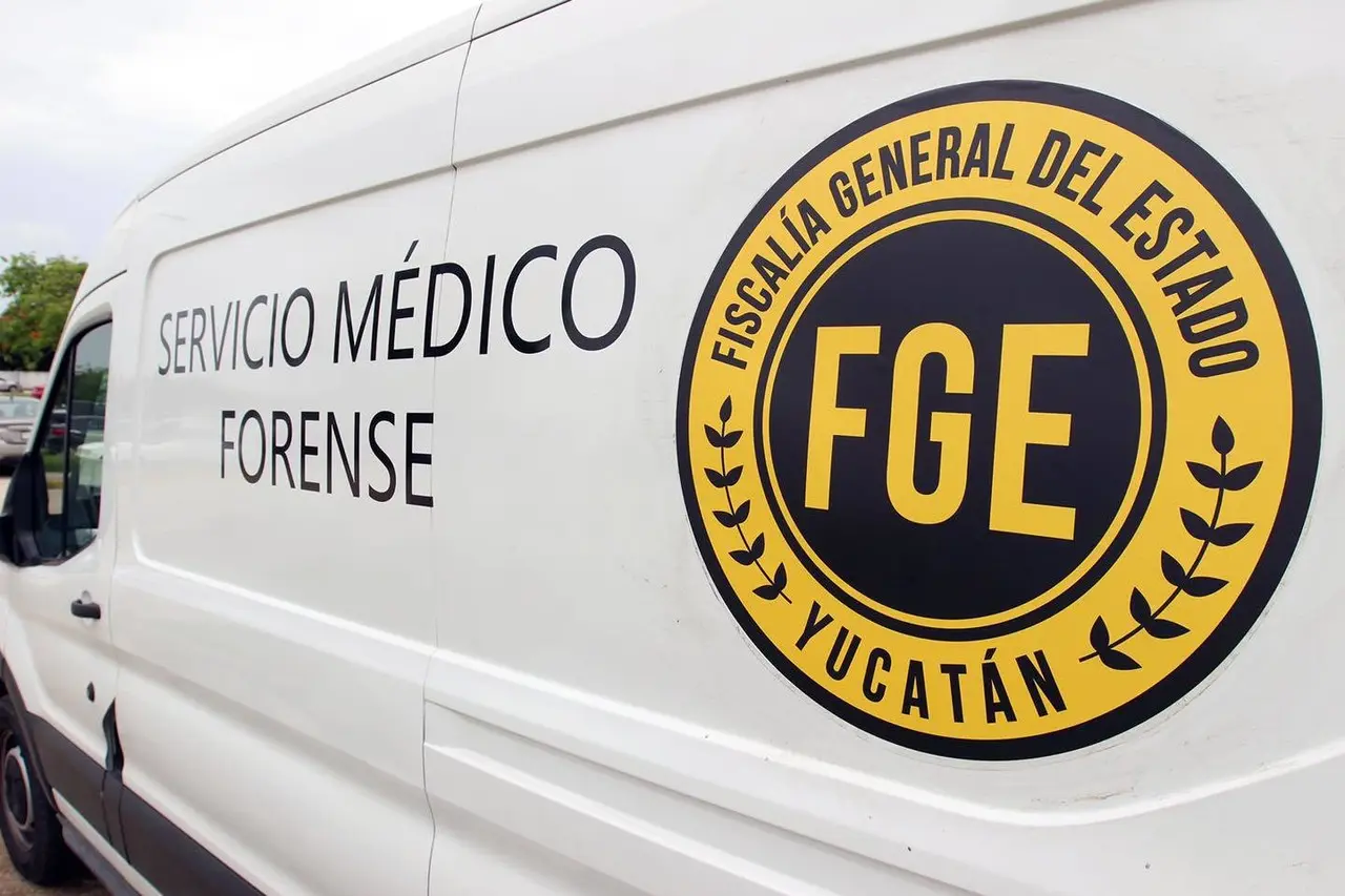 Personal FGE y del Semefo se presentaron en la escena para llevar a cabo el levantamiento del cuerpo. Foto: FGE