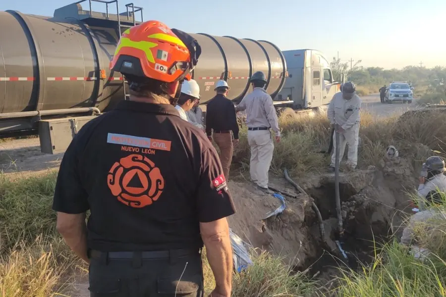 Así roban combustible con toma clandestina en Escobedo (VIDEO)