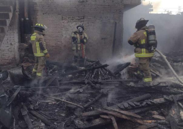 Boiler de leña provoca incendio en la colonia José Ángel Leal