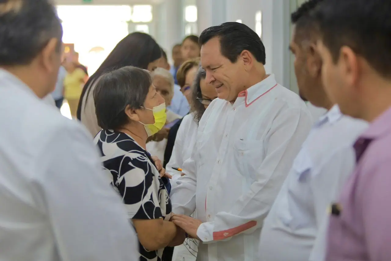 Joaquín Díaz Mena, visitó el Centro de Salud de Mérida. Foto: Cortesía