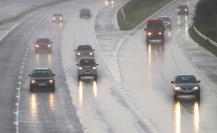 ¿Cómo manejar con seguridad bajo la lluvia? Consejos de Protección Civil de NL