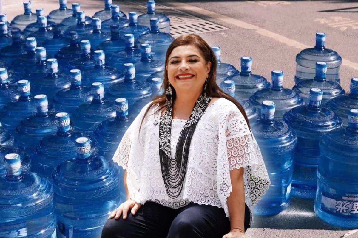 De fondo garrafones de agua, Clara Brugada. Foto: @ClaraBrugadaM