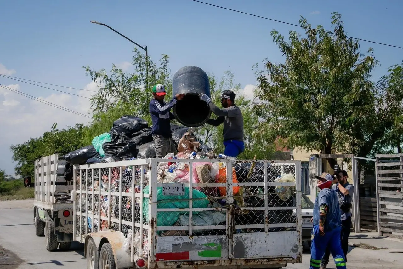 Crisis por recolección de basura en Pesquería; busca Francisco Esquivel solución