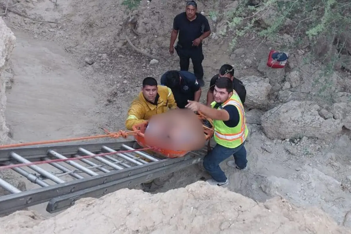 Hombre cae en un pozo de 4 metros. Foto: Más Noticias de BCS