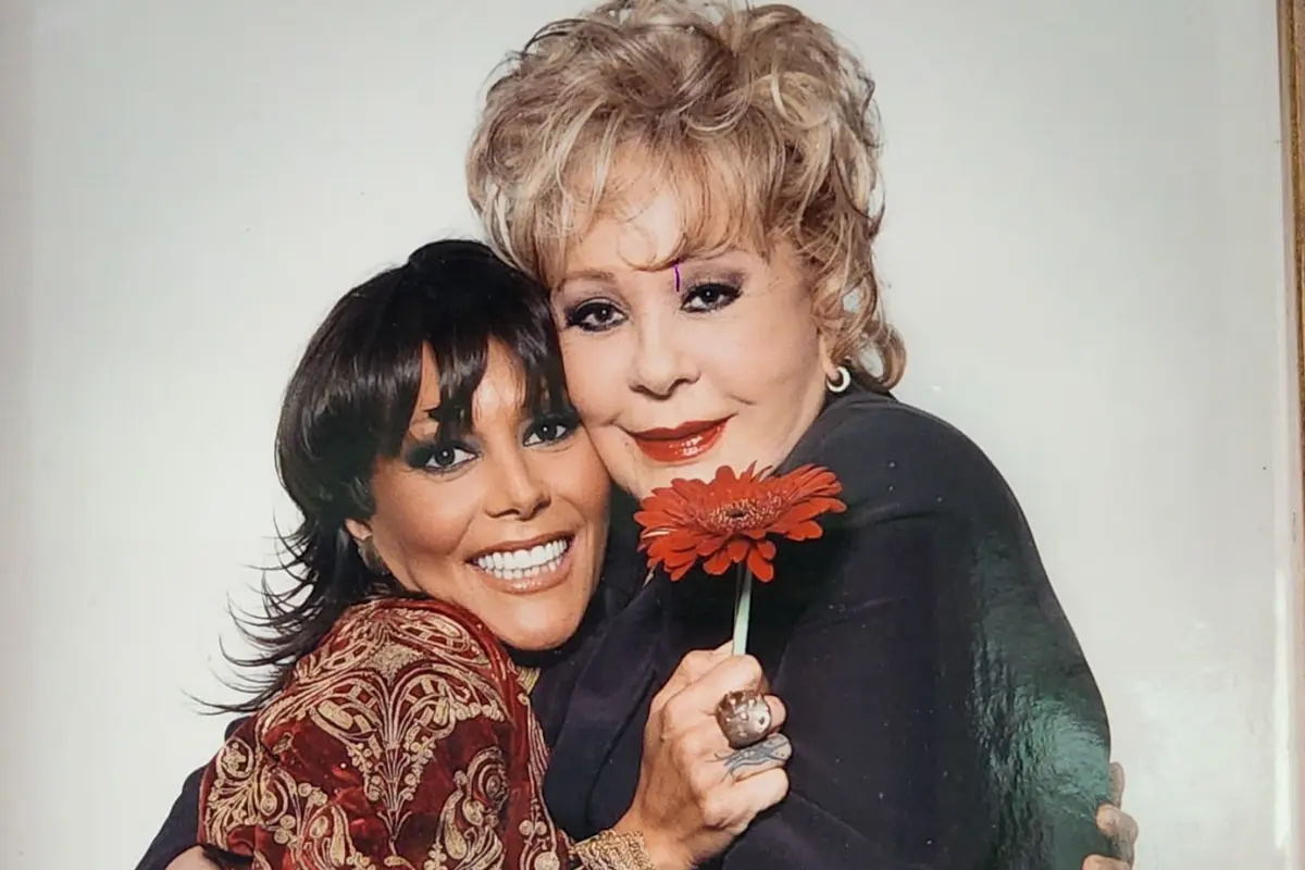 Silvia Pinal y Alejandra Guzmán. Créditos: X @Al3jandraGuzman.