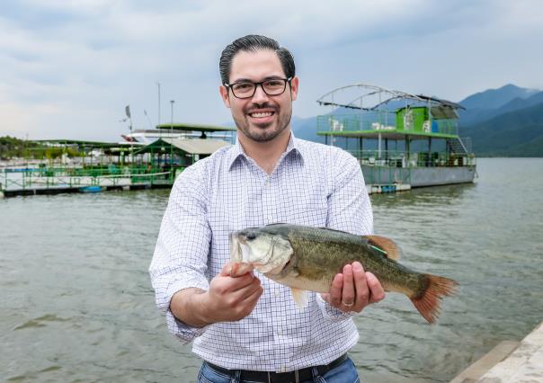 Santiago impulsa turismo con siembra de lobina negra en presa La Boca