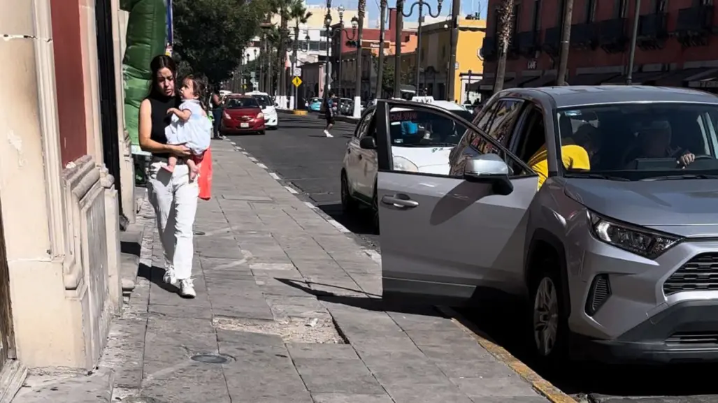 Banquetas del Centro Histórico ¿por qué son un ‘terror para los peatones’?