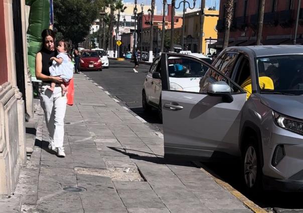 Banquetas del Centro Histórico ¿por qué son un ´terror para los peatones´?