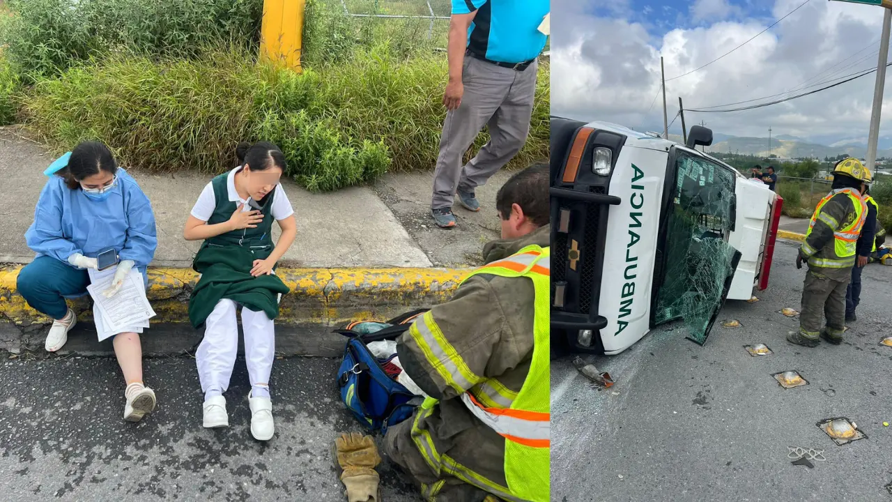 Ambulancia volcada al sur de Saltillo y personal médico siendo atendido en el asfalto / Foto: Taxistas Saltillo