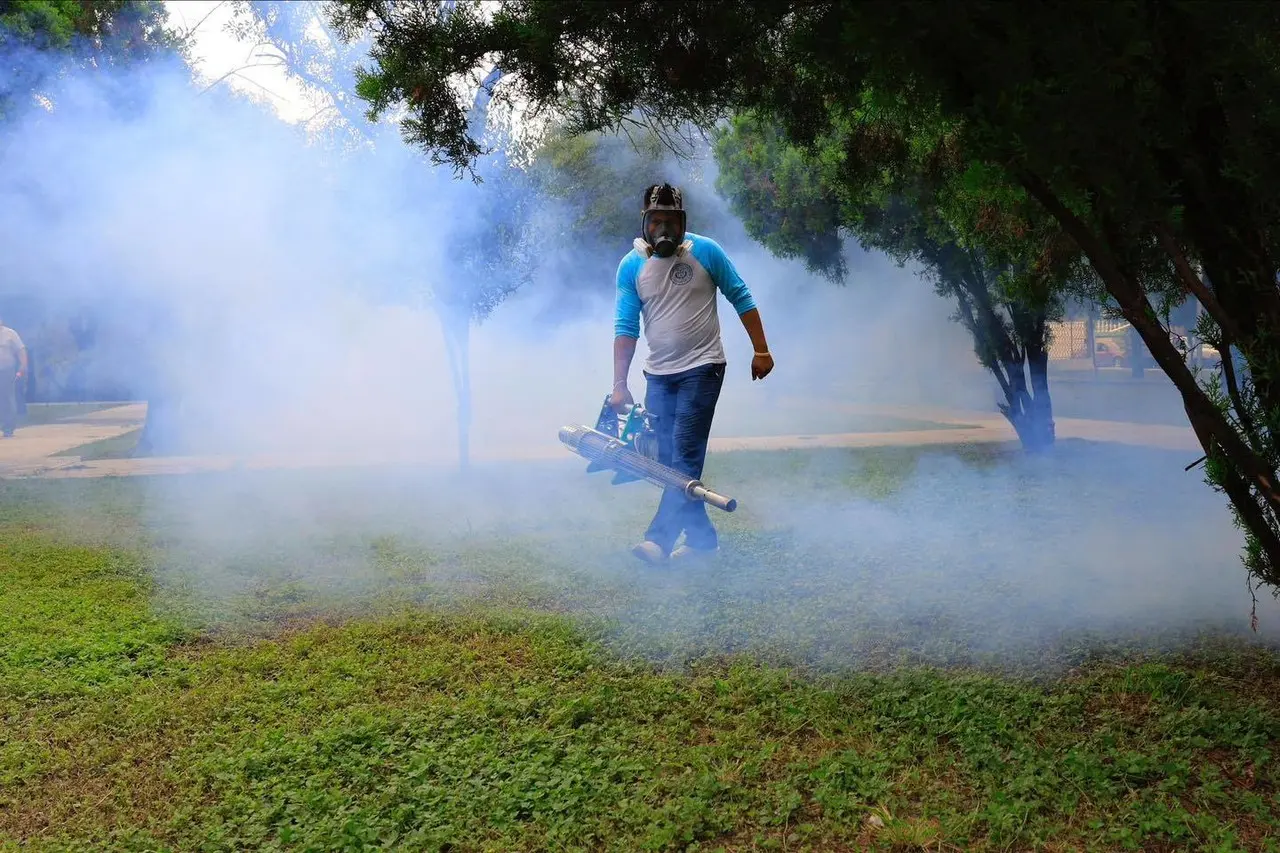 Fumigación dengue en Guadalupe. Foto: Facebook Héctor García