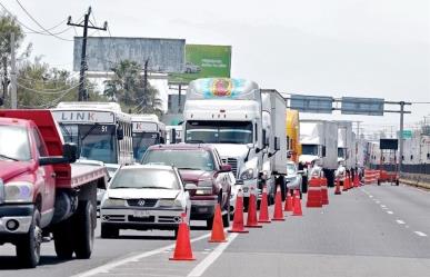 Crisis de tráfico en Autopista Monterrey-Nuevo Laredo: ¡30 kilómetros de filas!