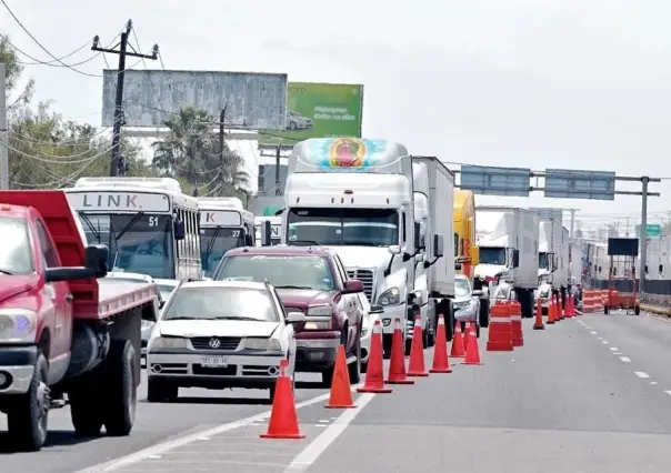 Crisis de tráfico en Autopista Monterrey-Nuevo Laredo: ¡30 kilómetros de filas!