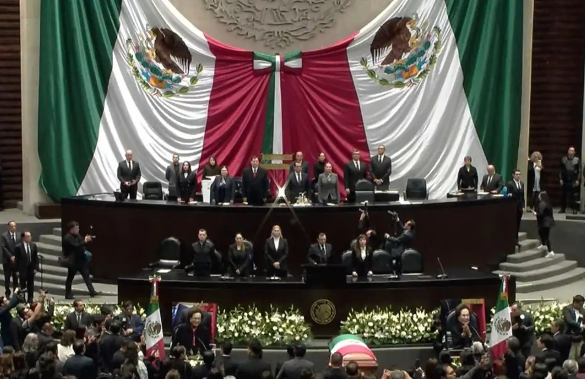 Cámara de Diputados rinde homenaje de cuerpo presente a Ifigenia Martínez