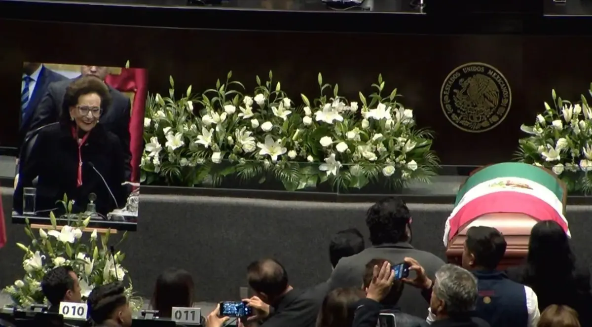 Cámara de Diputados rinde homenaje de cuerpo presente a Ifigenia Martínez