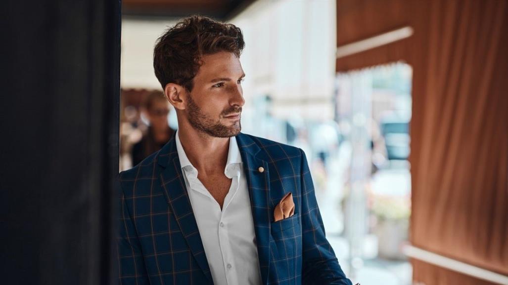 Errores al vestir traje que arruinan tu look; te decimos cómo solucionarlo