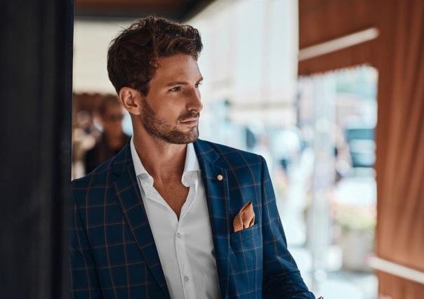 Errores al vestir traje que arruinan tu look; te decimos cómo solucionarlo