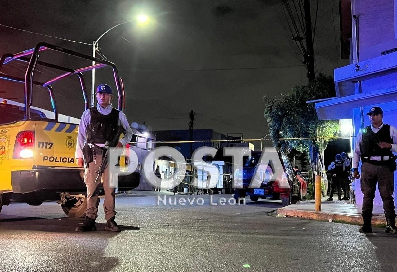 Elementos de la Policía de Monterrey cubriendo la zona para el operativo. Foto: Archivo/POSTA MX.