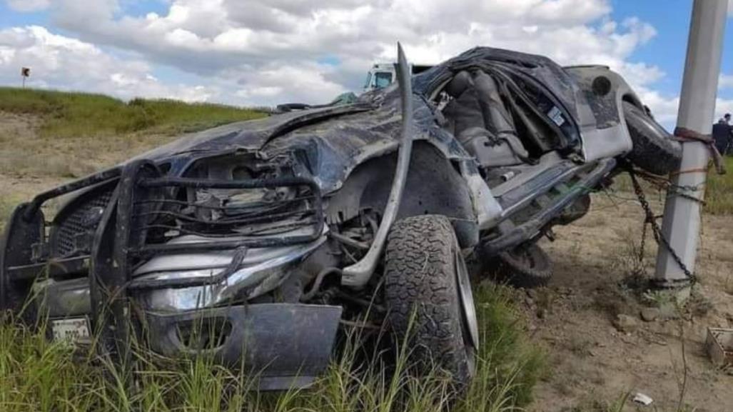 Familia protagoniza aparatoso accidente en la carretera Monclova-Saltillo