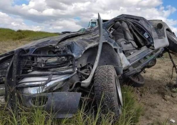 Familia protagoniza aparatoso accidente en la carretera Monclova-Saltillo