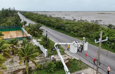 La CFE restablece al 100% la energía eléctrica tras el paso del huracán Milton