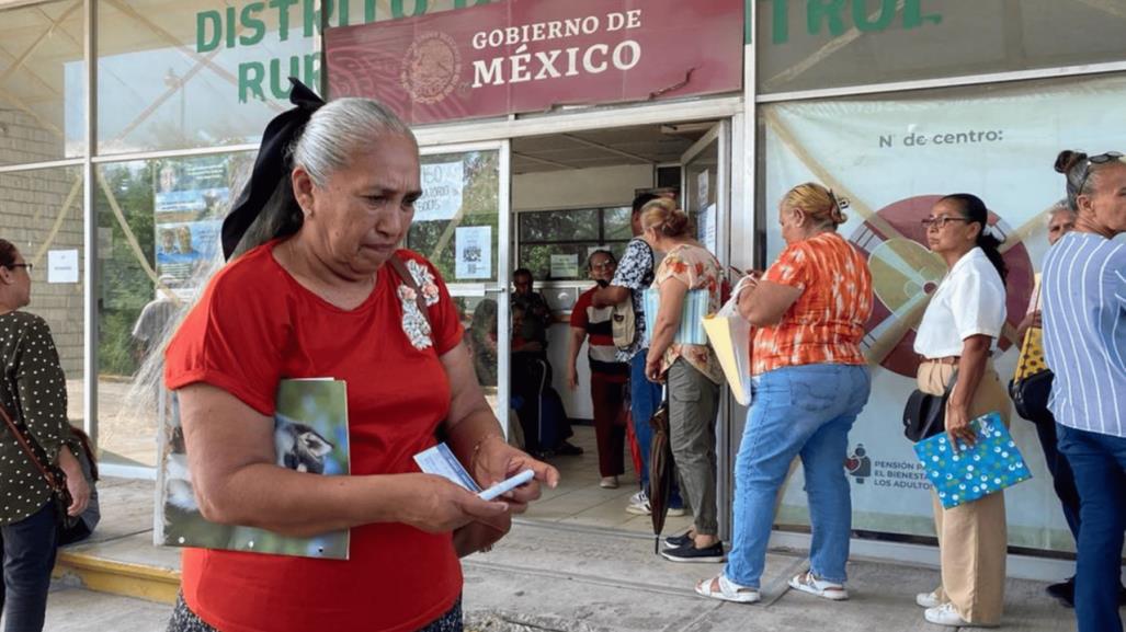 Así arrancó en Matamoros la Pensión para Mujeres; largas filas bajo el sol