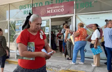 Así arrancó en Matamoros la Pensión para Mujeres; largas filas bajo el sol