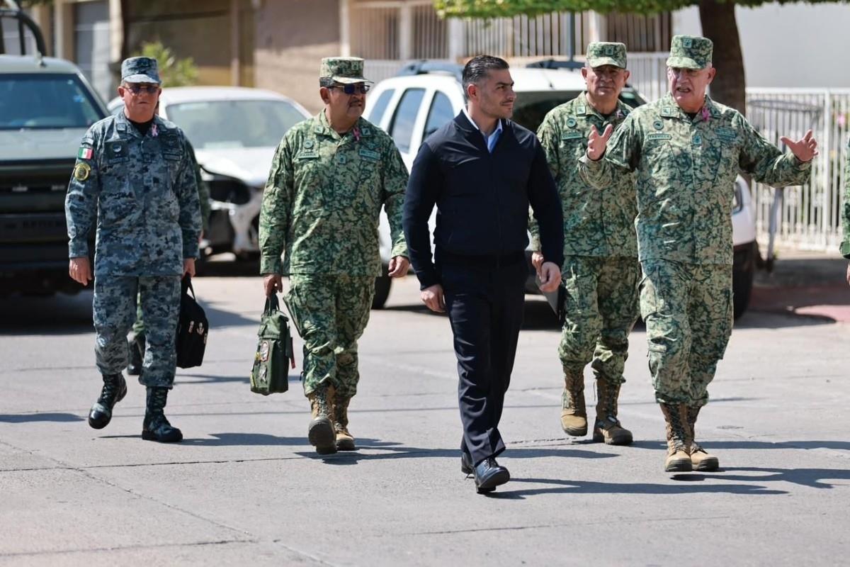 Omar García Harfuch junto a elementos de seguridad en Culliacán, Sinaloa Foto: X(Twitter) @SSPCMexico