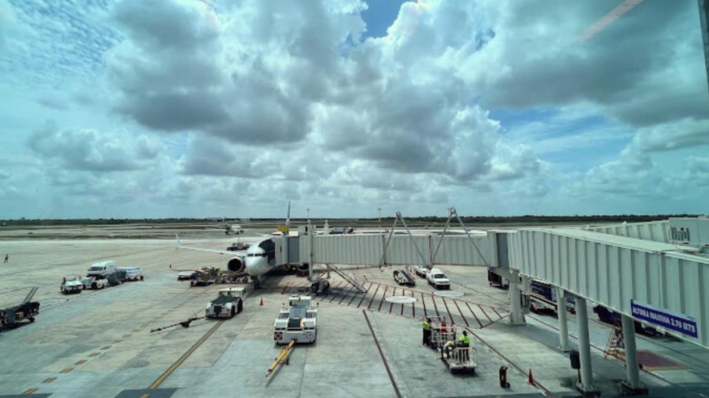 Tras Huracán Milton, reabren aeropuertos en la Península de Yucatán