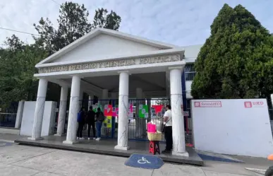 Alumnos cierran la Facultad de Derecho de la UJED por estos motivos