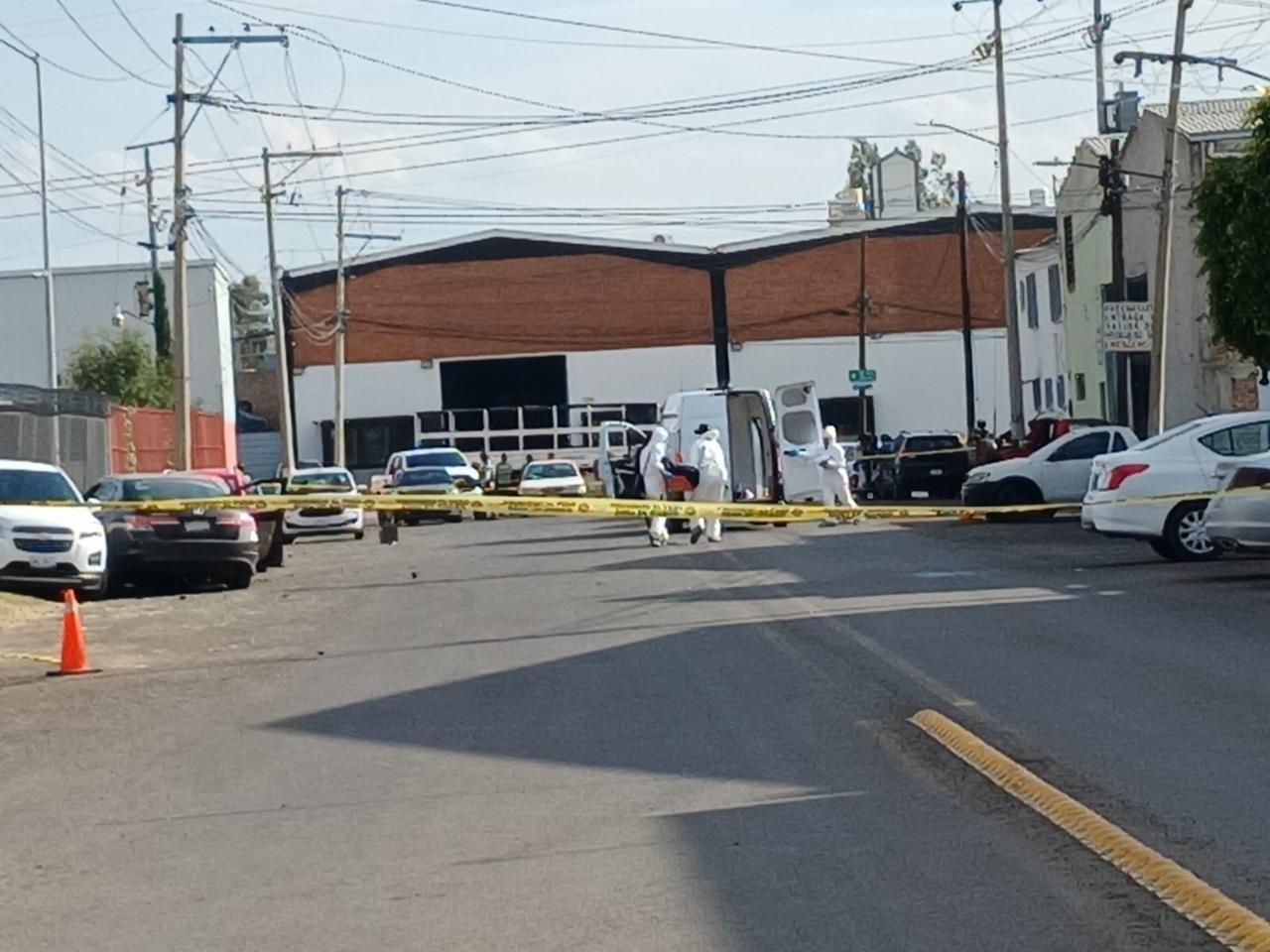 Un ataque a un taller mecánico dejó un saldo de cuatro personas sin vidaUn ataque a un taller mecánico dejó un saldo de cuatro personas sin vida en Celaya. Foto: Jesús Padilla.