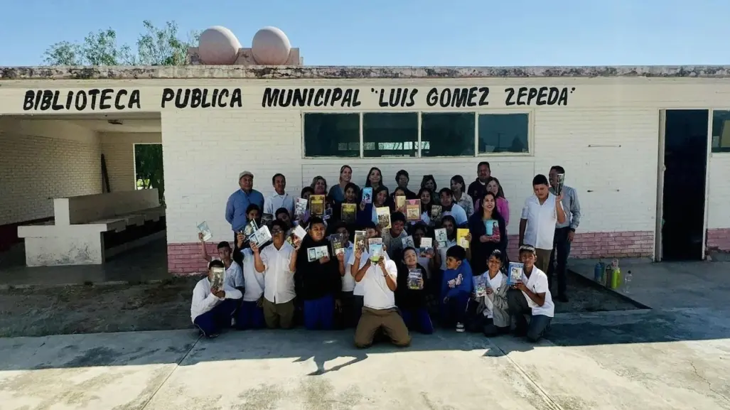 Donan más de 2,000 libros a la biblioteca Luis Gómez Zepeda en Ramos