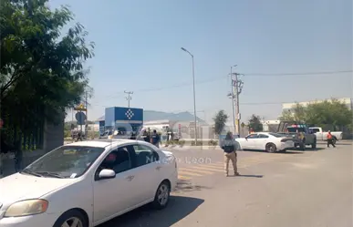 Repartidor asesina a hombre en su auto en Santa Catarina