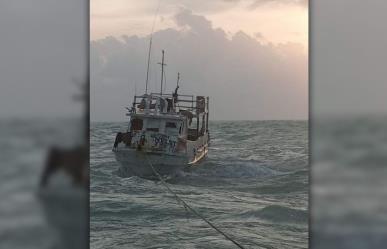 Rescatan a 4 pescadores de Yucatán extraviados tras el paso del huracán Milton