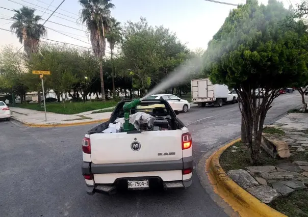 Fumigan colonias de Apodaca para prevenir el dengue