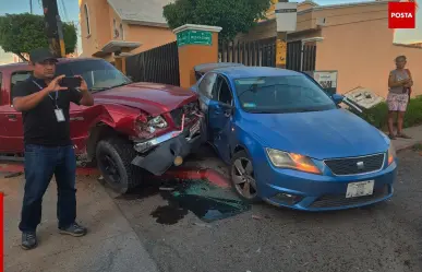 Accidente de tránsito en La Paz deja a una mujer prensada