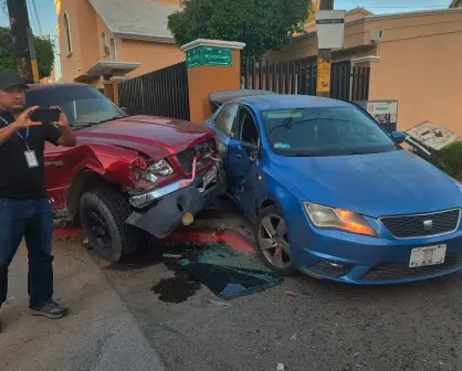Accidente de tránsito en La Paz deja a una mujer prensada