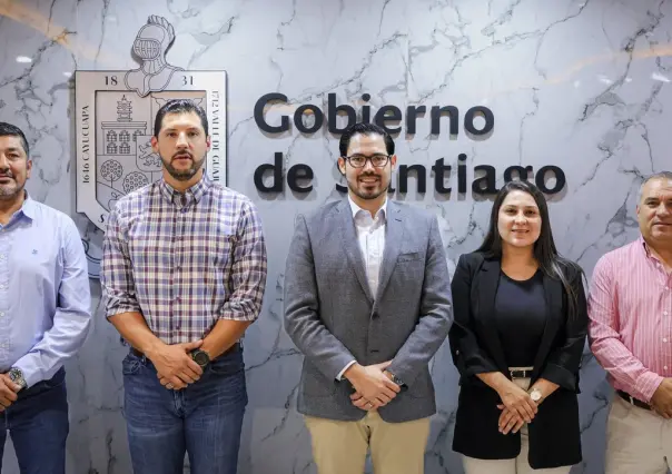 Alcalde de Santiago presenta nuevo equipo en áreas clave de su administración