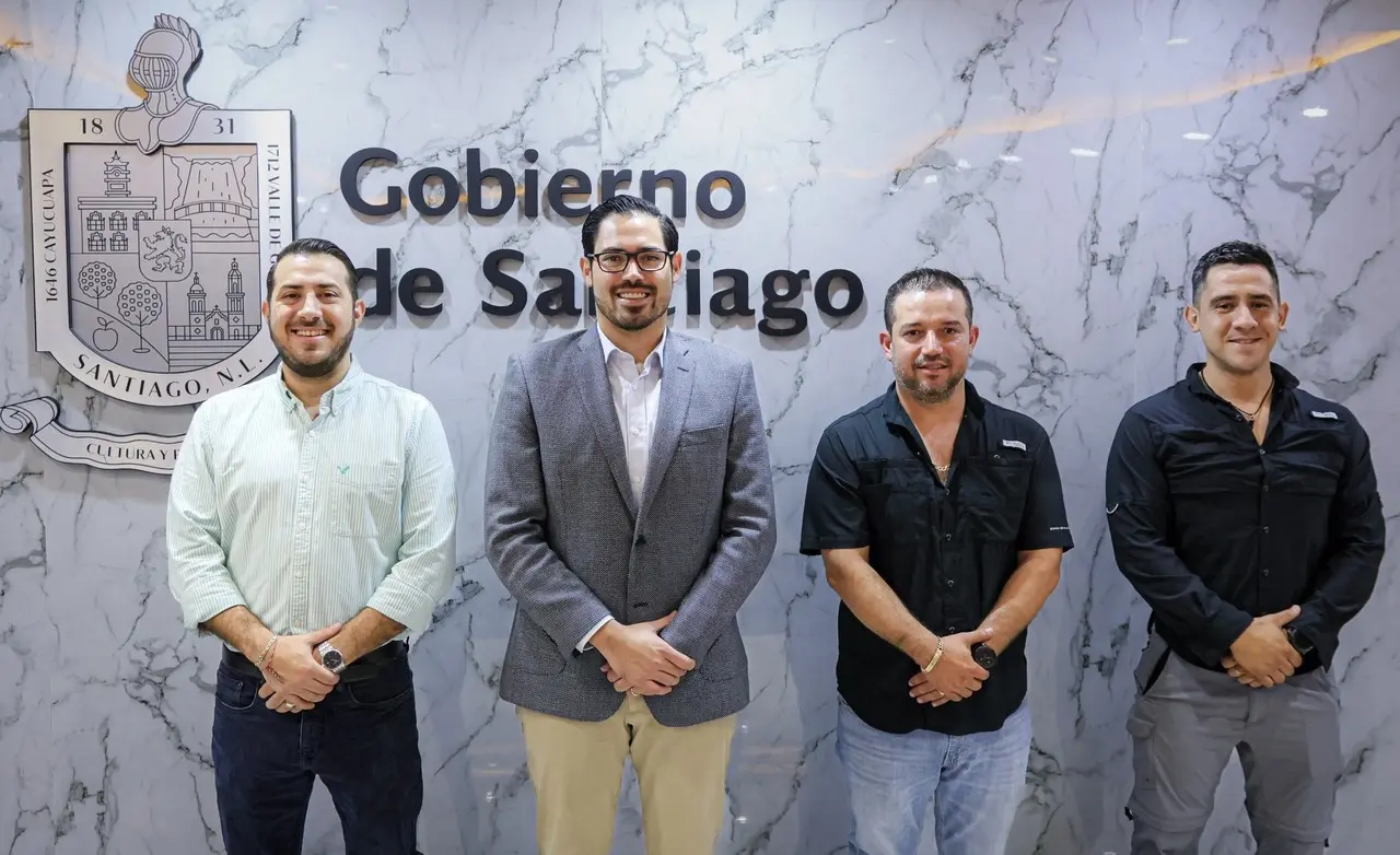 Alcalde de Santiago presenta nuevo equipo en áreas clave de su administración