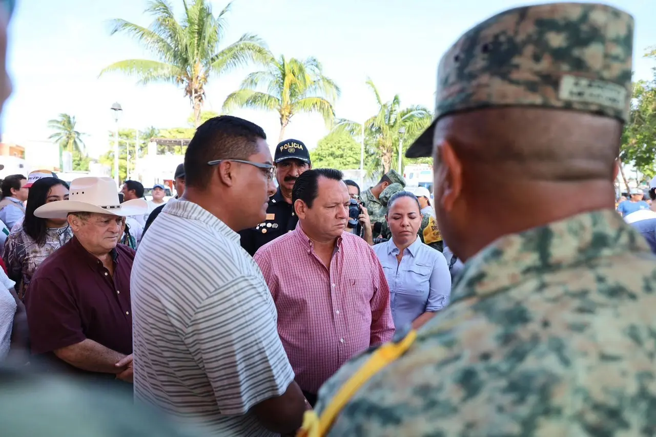 Inicia en Celestún la iniciativa Echémosle Montón del gobierno del estado
