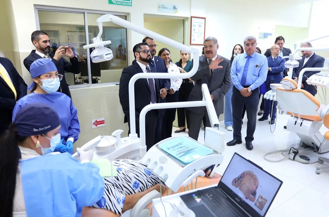 Inaugura UANL laboratorio digital dental con tecnología CAD/CAM en Guadalupe