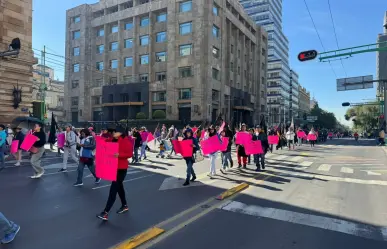 Habitantes de Iztapalapa marchan al Congreso de CDMX para exigir vivienda