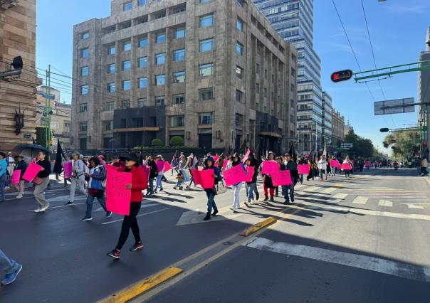 Habitantes de Iztapalapa marchan al Congreso de CDMX para exigir vivienda