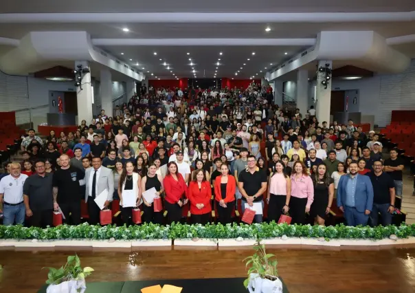 Conmemora FACPYA el éxito integral de sus estudiantes y egresados