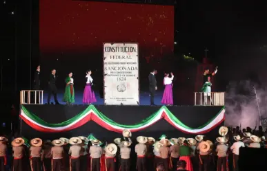 Claudia Sheinbaum conmemora 200 años de la República en el Zócalo de la CDMX
