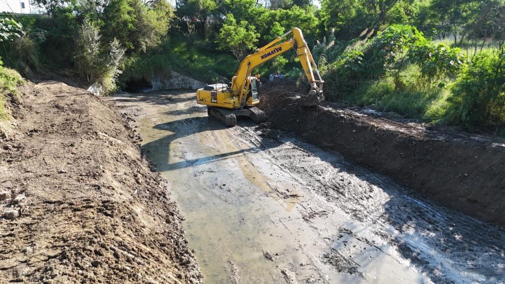 Guadalupe inicia desazolve del arroyo Las Tortolitas para prevenir inundaciones