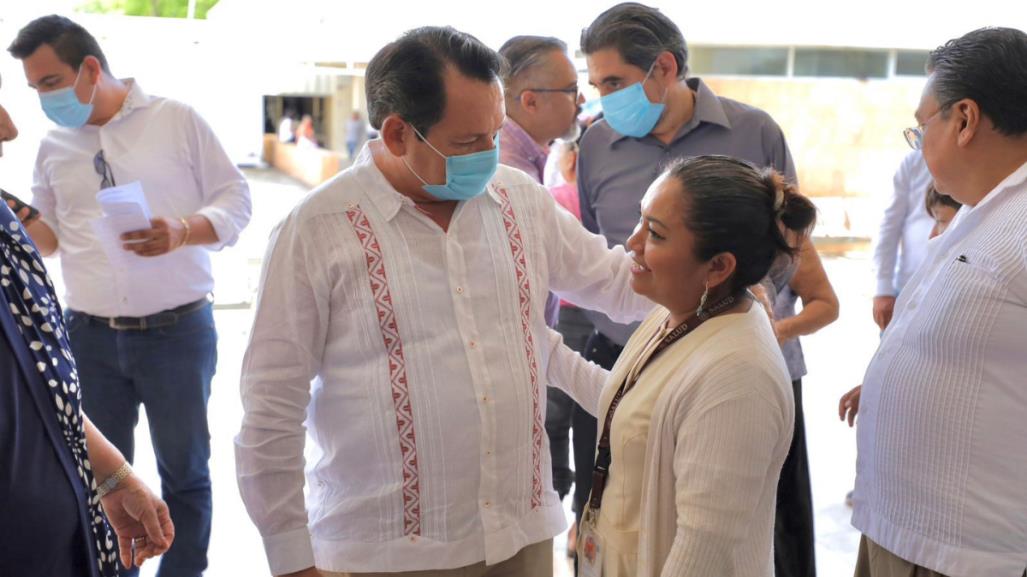 Joaquín Díaz Mena visita el Hospital OHorán para supervisar operaciones